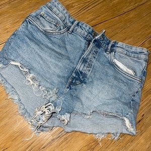 DENIM SHORTS